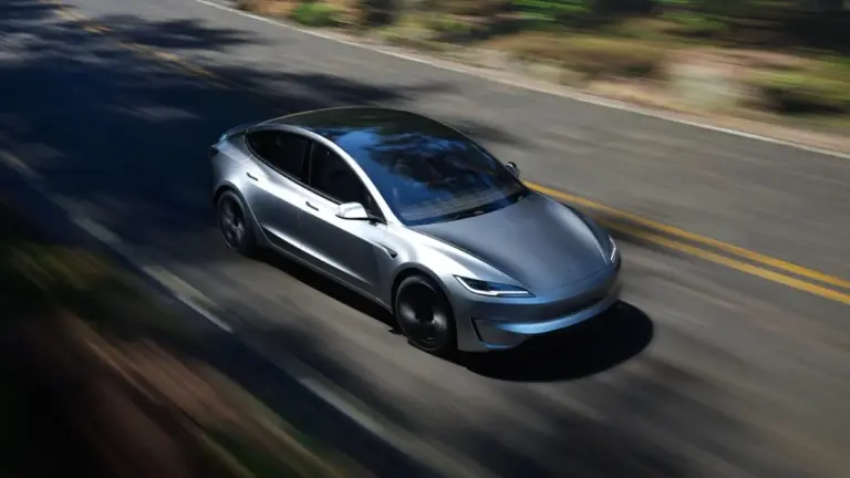 tesla aggiornamento primavera 2025
